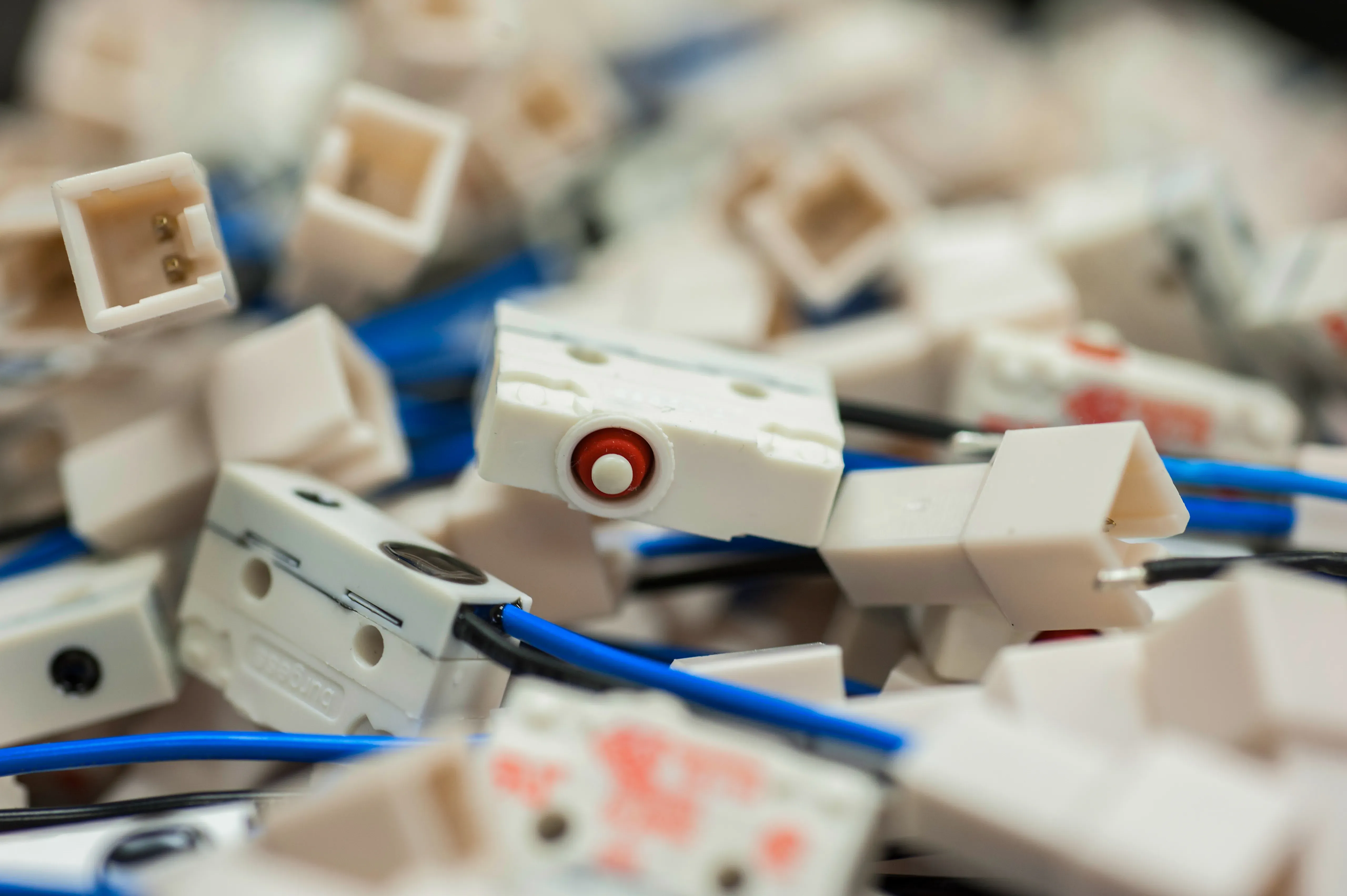 Verschiedene Schalterkonfektionen bei SICATRON